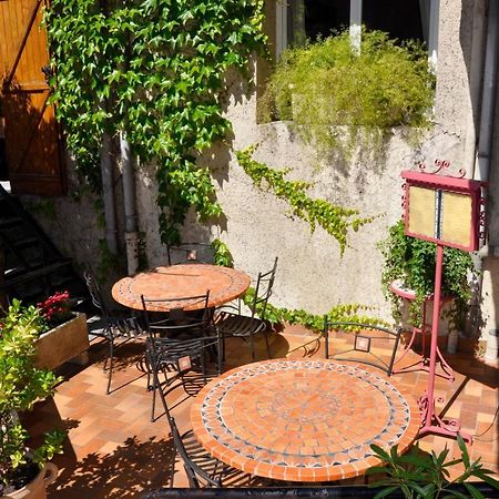 ホテル Les Deux Acacias Villepinte  エクステリア 写真